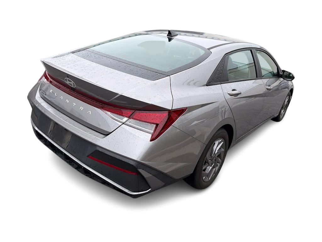 Thumbnail: 2024 Hyundai Elantra - 17