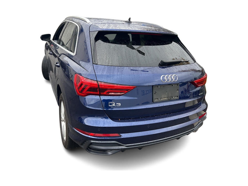 Thumbnail: 2021 Audi Q3 - 15