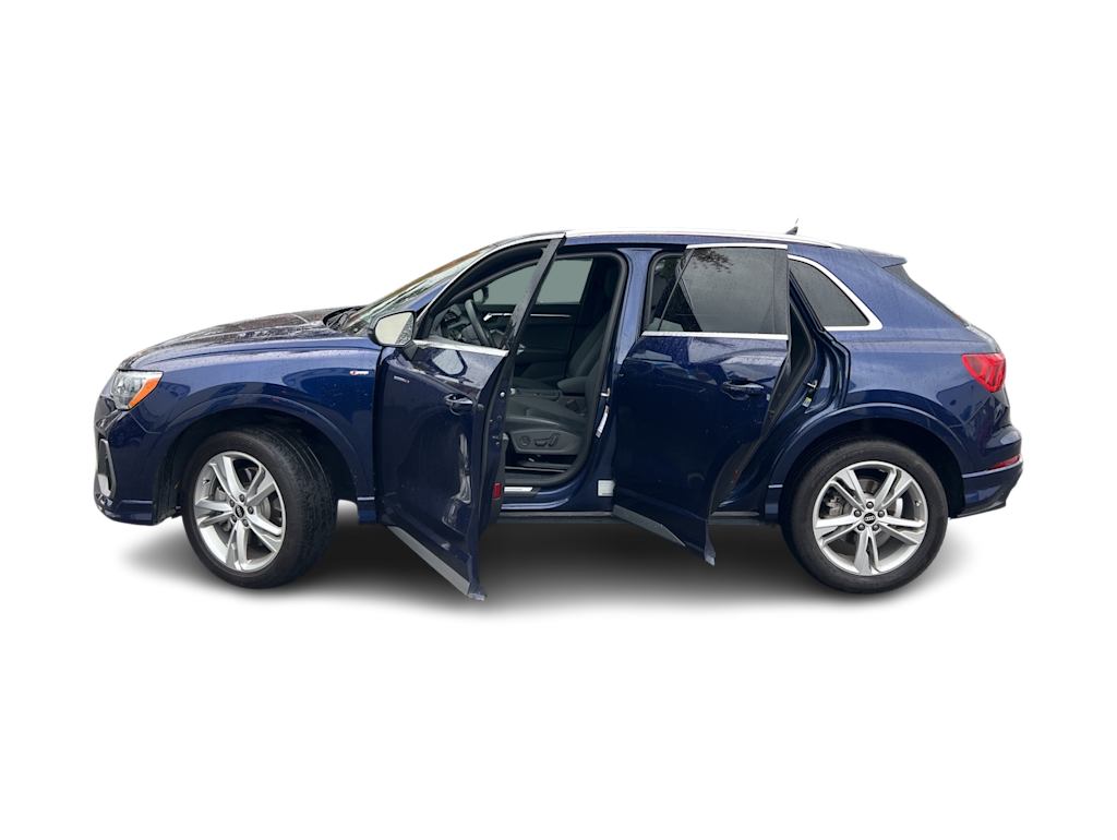 Thumbnail: 2021 Audi Q3 - 20