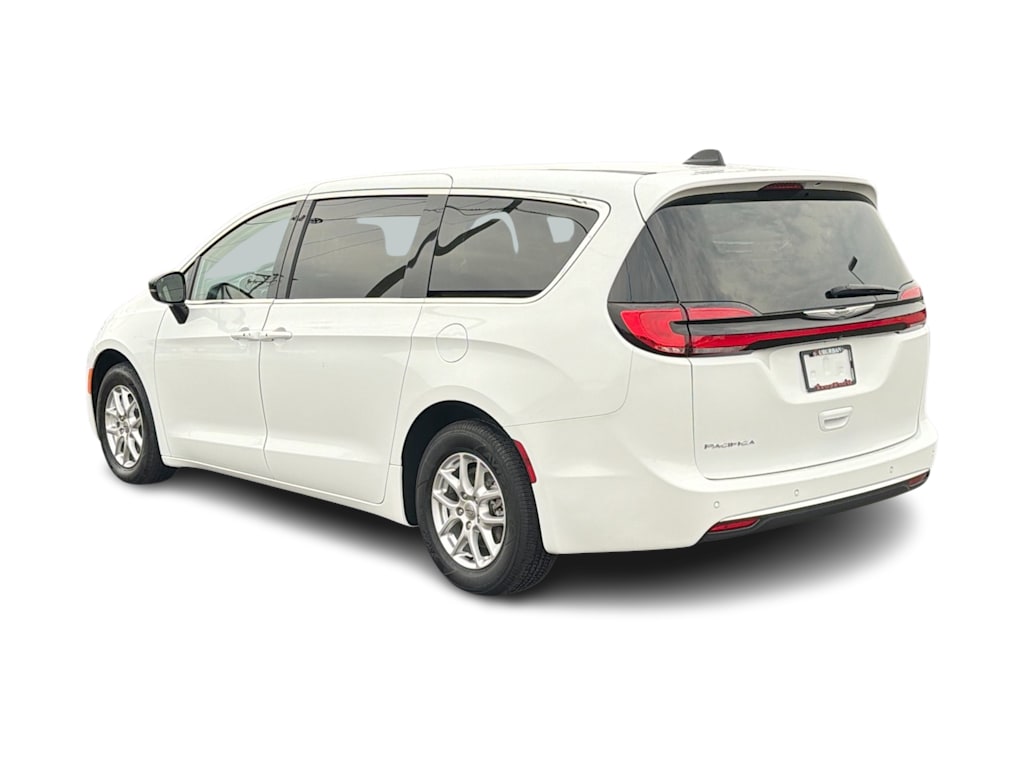 Thumbnail: 2024 Chrysler Pacifica - 4