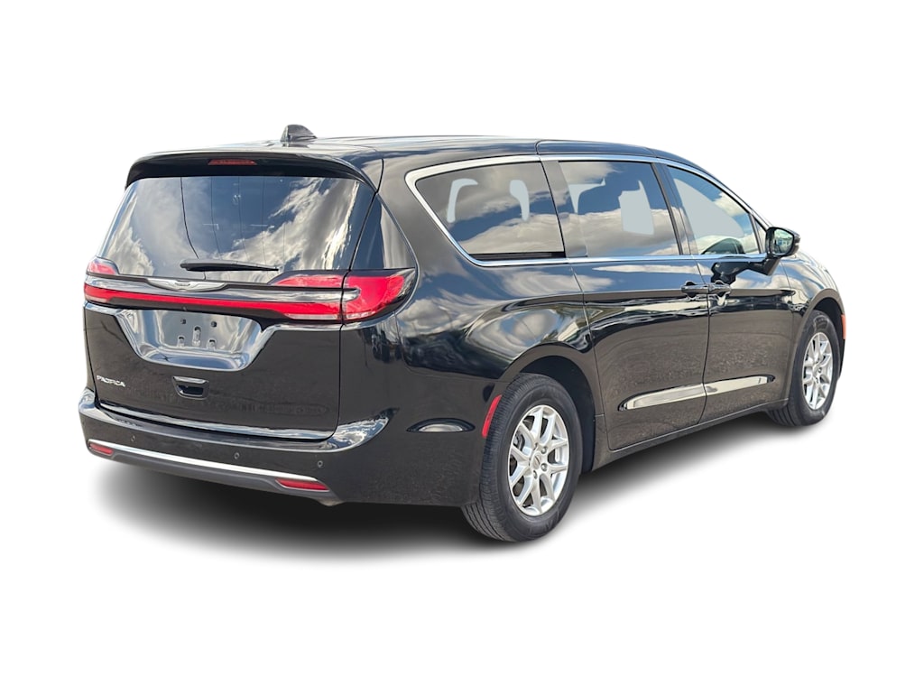 Thumbnail: 2025 Chrysler Pacifica - 21