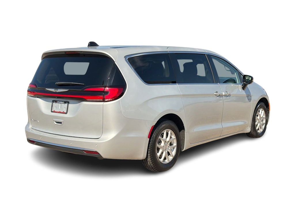 Thumbnail: 2024 Chrysler Pacifica - 20
