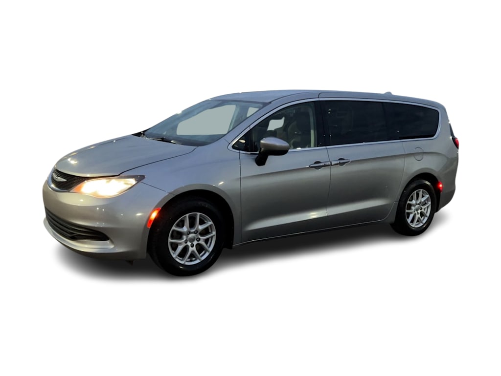 Thumbnail: 2017 Chrysler Pacifica - 3