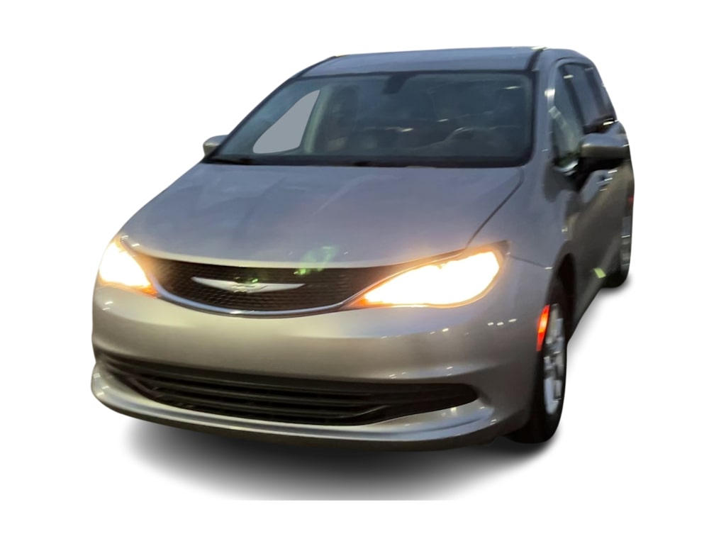 Thumbnail: 2017 Chrysler Pacifica - 5