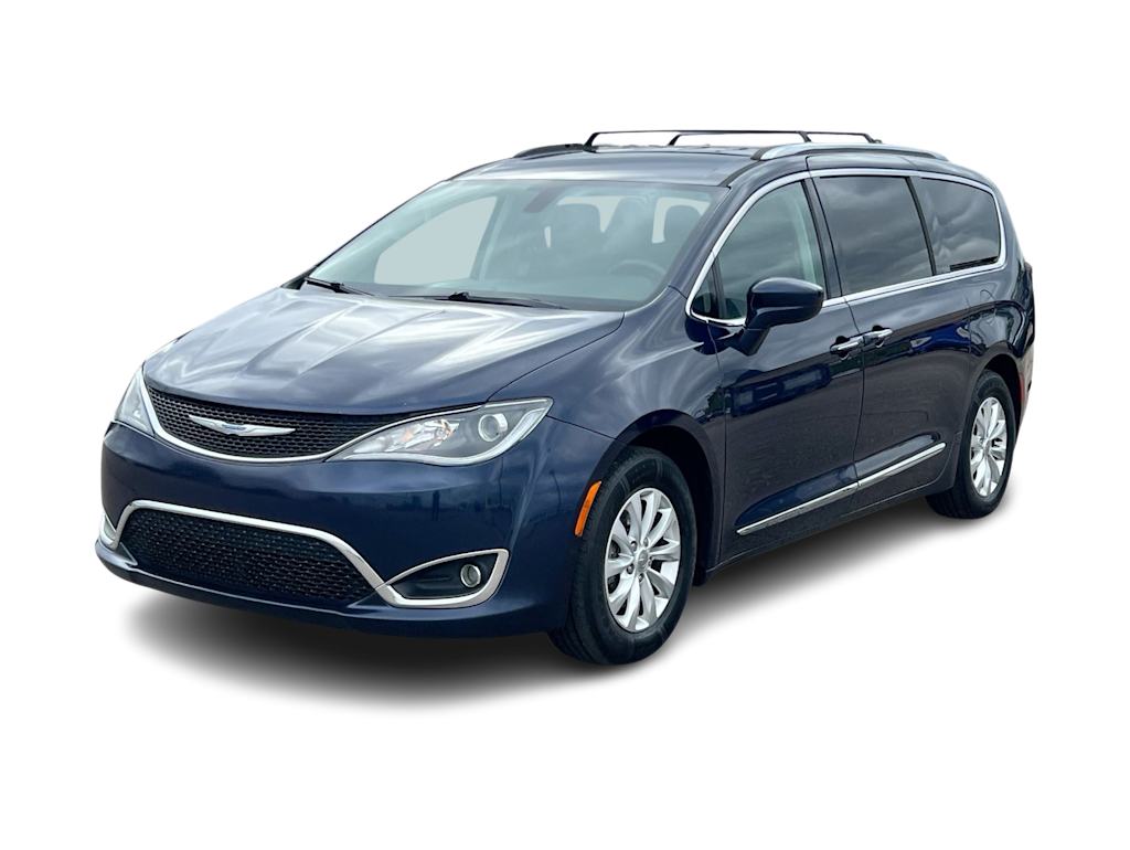 Thumbnail: 2018 Chrysler Pacifica - 17