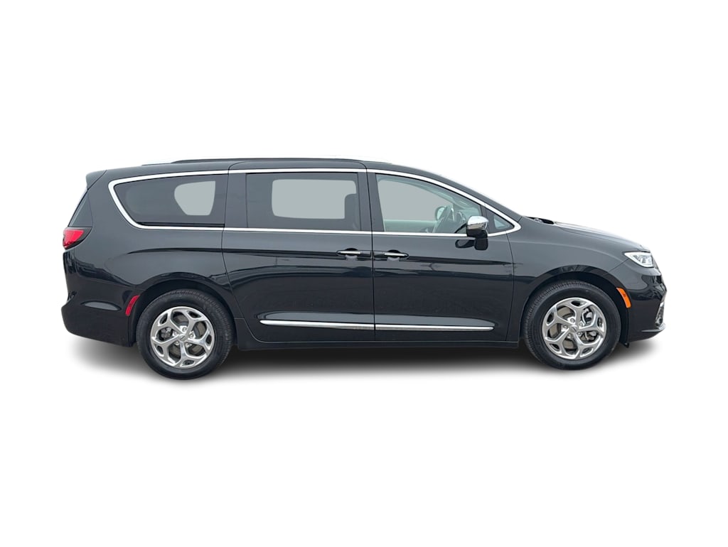 Thumbnail: 2021 Chrysler Pacifica - 22