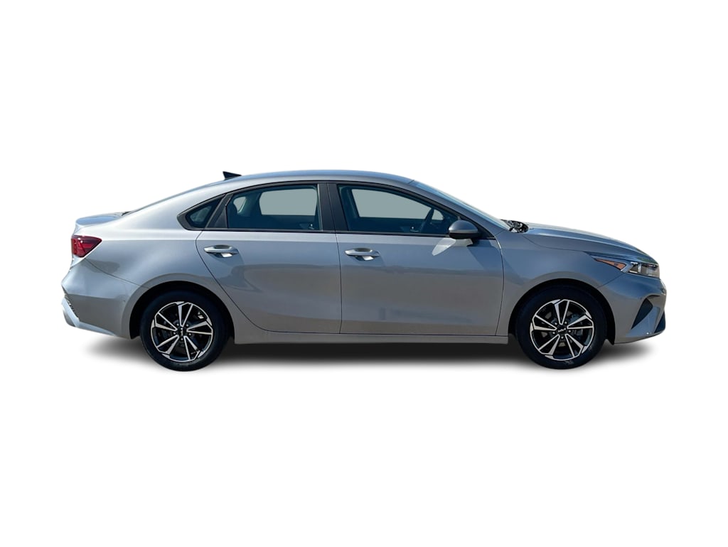 Thumbnail: 2023 Kia Forte - 20