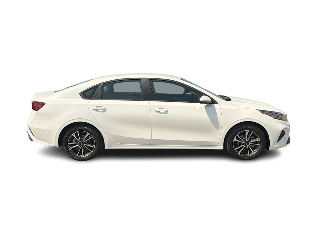 Thumbnail: 2024 Kia Forte - 22