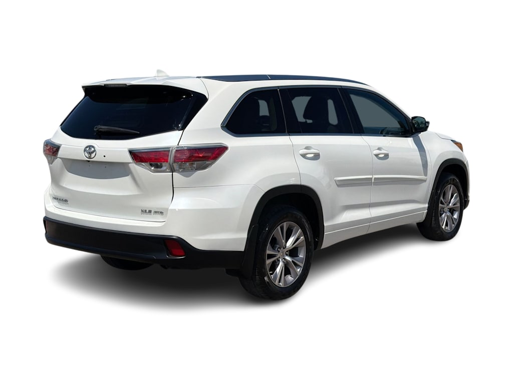 Thumbnail: 2015 Toyota Highlander - 21