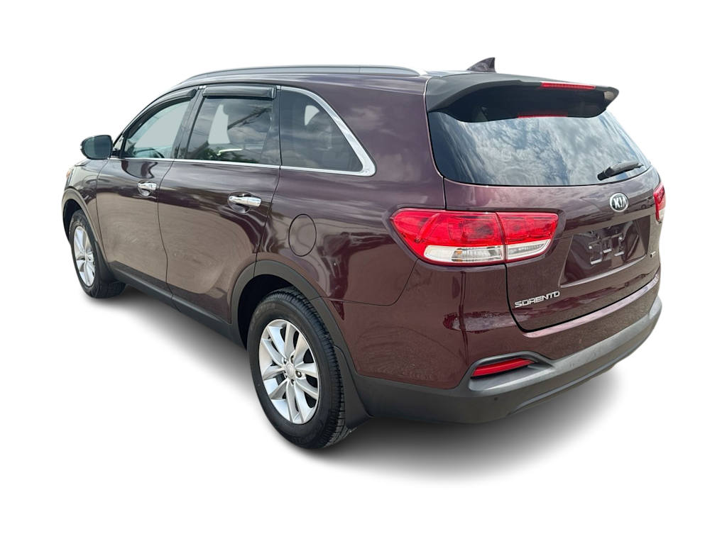 Thumbnail: 2017 Kia Sorento - 4