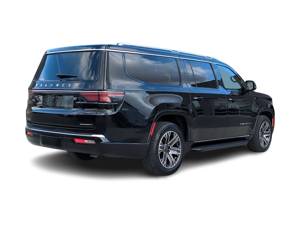 Thumbnail: 2023 Jeep Wagoneer - 19