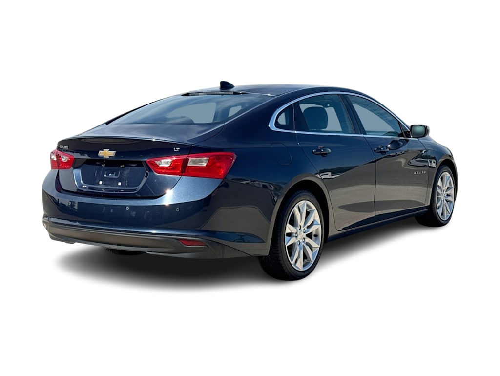 Thumbnail: 2017 Chevrolet Malibu - 18