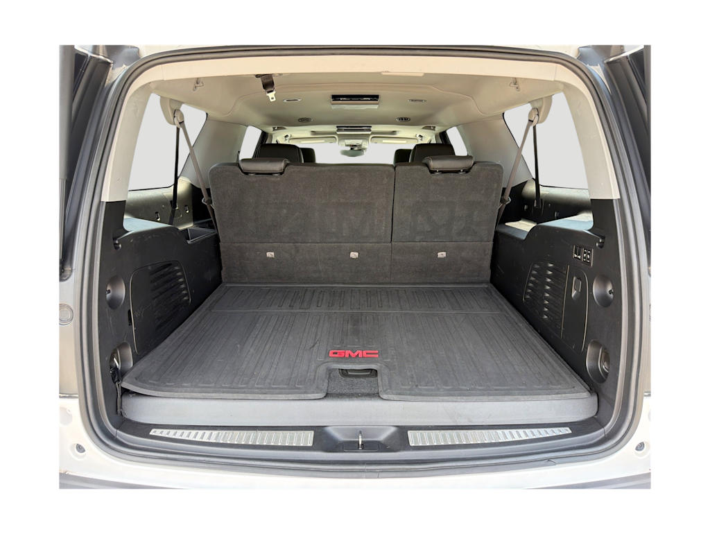 Thumbnail: 2019 GMC Yukon XL - 17
