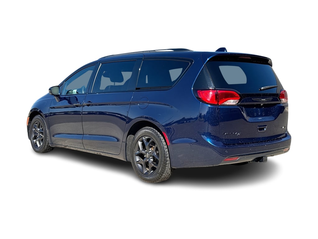 Thumbnail: 2019 Chrysler Pacifica - 4