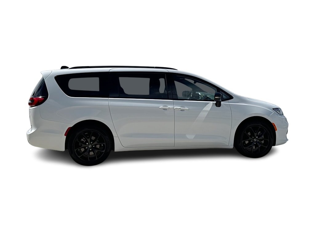 Thumbnail: 2026 Chrysler Pacifica - 21