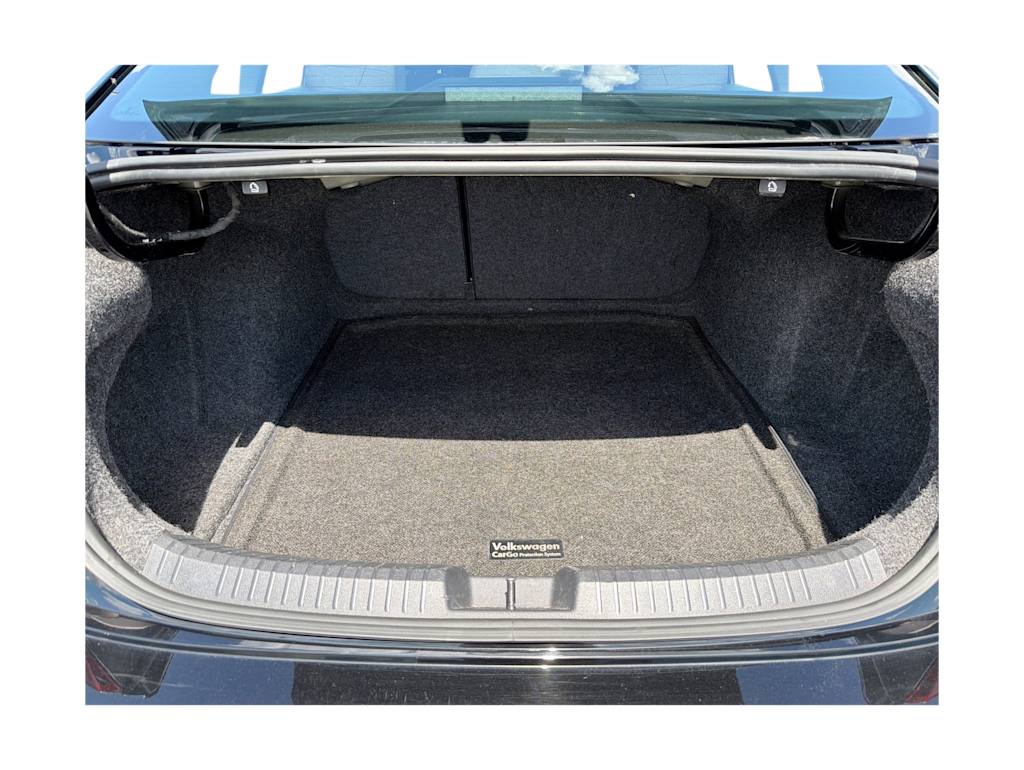 Thumbnail: 2019 Volkswagen Jetta - 15