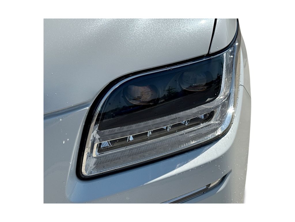 Thumbnail: 2021 Lincoln Navigator - 23