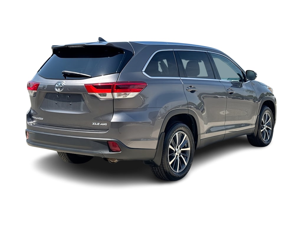Thumbnail: 2019 Toyota Highlander - 20