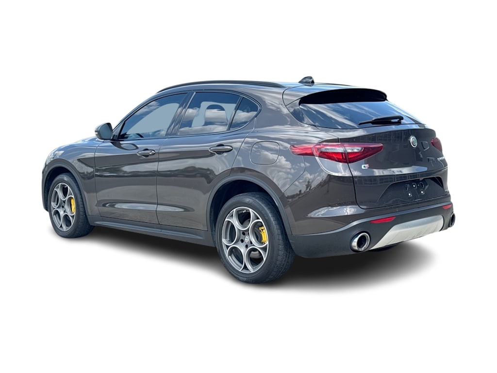 Thumbnail: 2018 Alfa Romeo Stelvio - 4