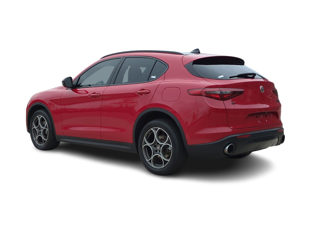 Thumbnail: 2021 Alfa Romeo Stelvio - 3