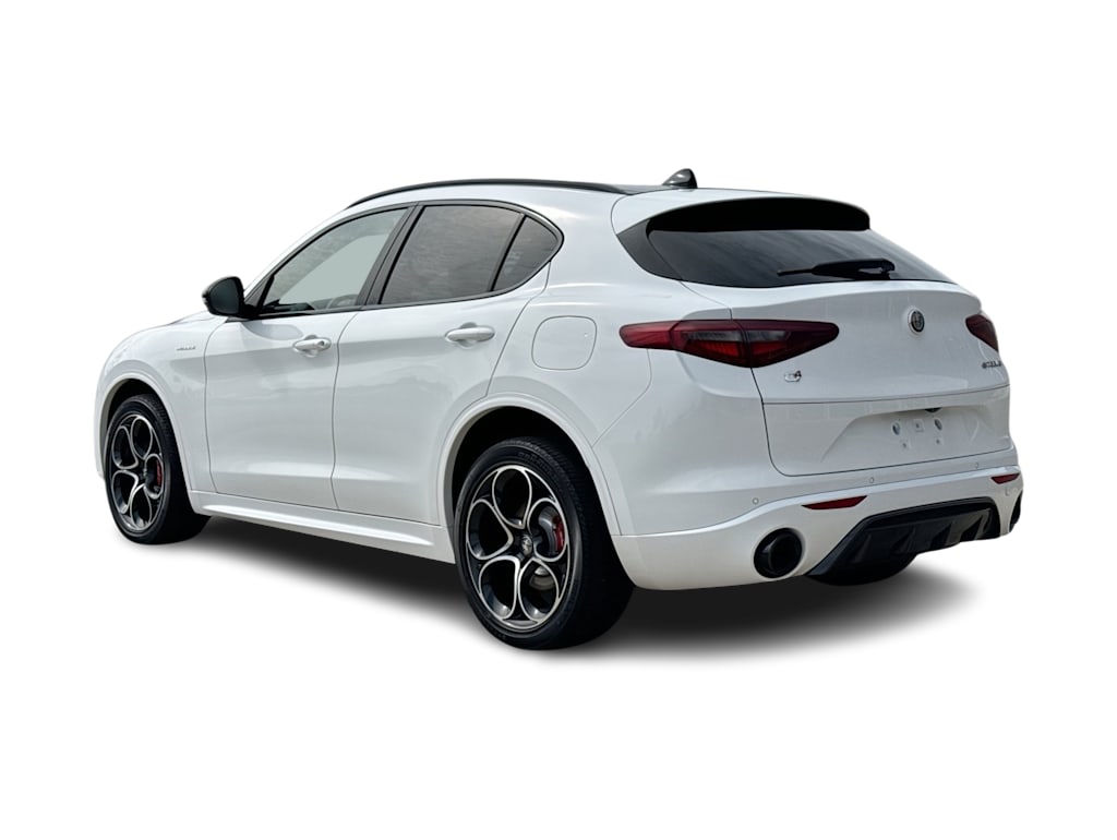 Thumbnail: 2023 Alfa Romeo Stelvio - 4