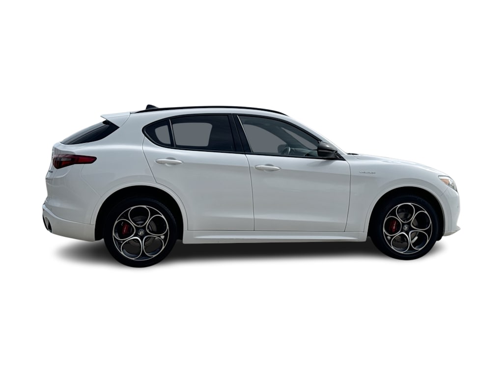 Thumbnail: 2023 Alfa Romeo Stelvio - 21