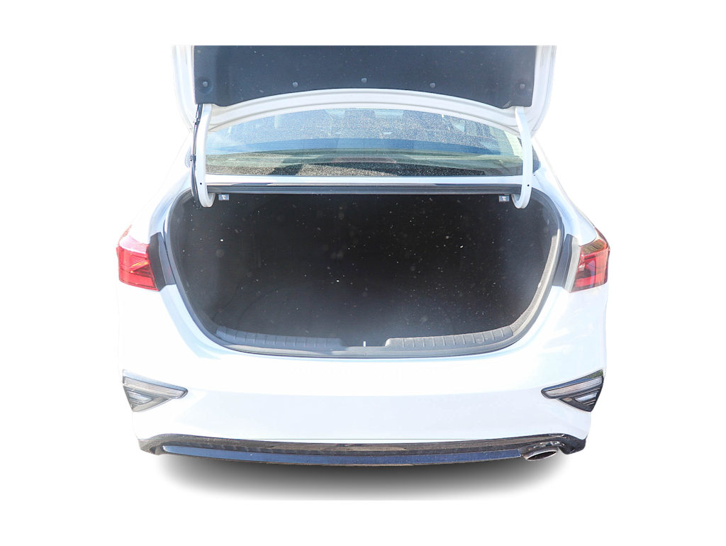Thumbnail: 2020 Kia Forte - 16