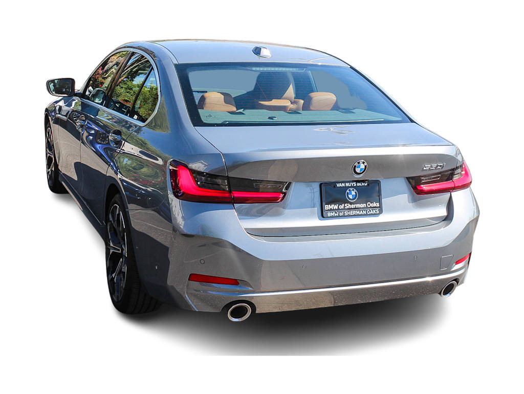 Thumbnail: 2026 BMW 3 Series - 3