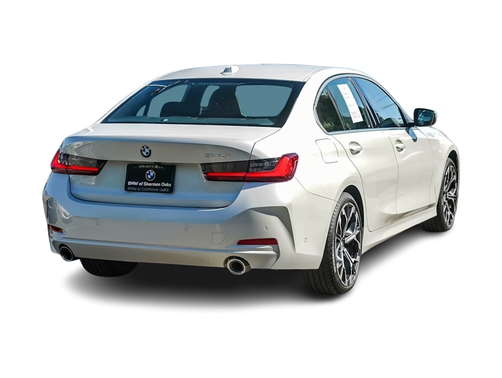 Thumbnail: 2026 BMW 3 Series - 18
