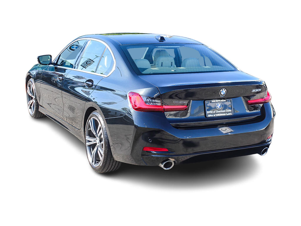 Thumbnail: 2024 BMW 3 Series - 3