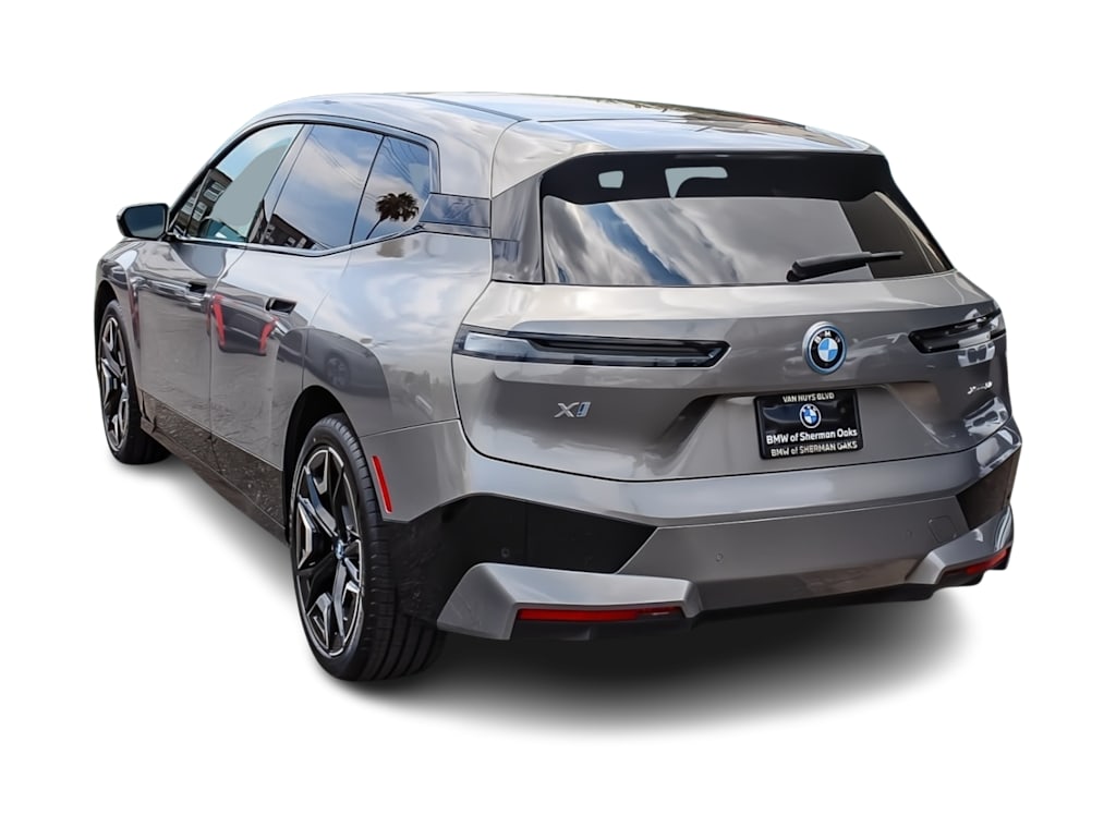 Thumbnail: 2024 BMW iX - 17