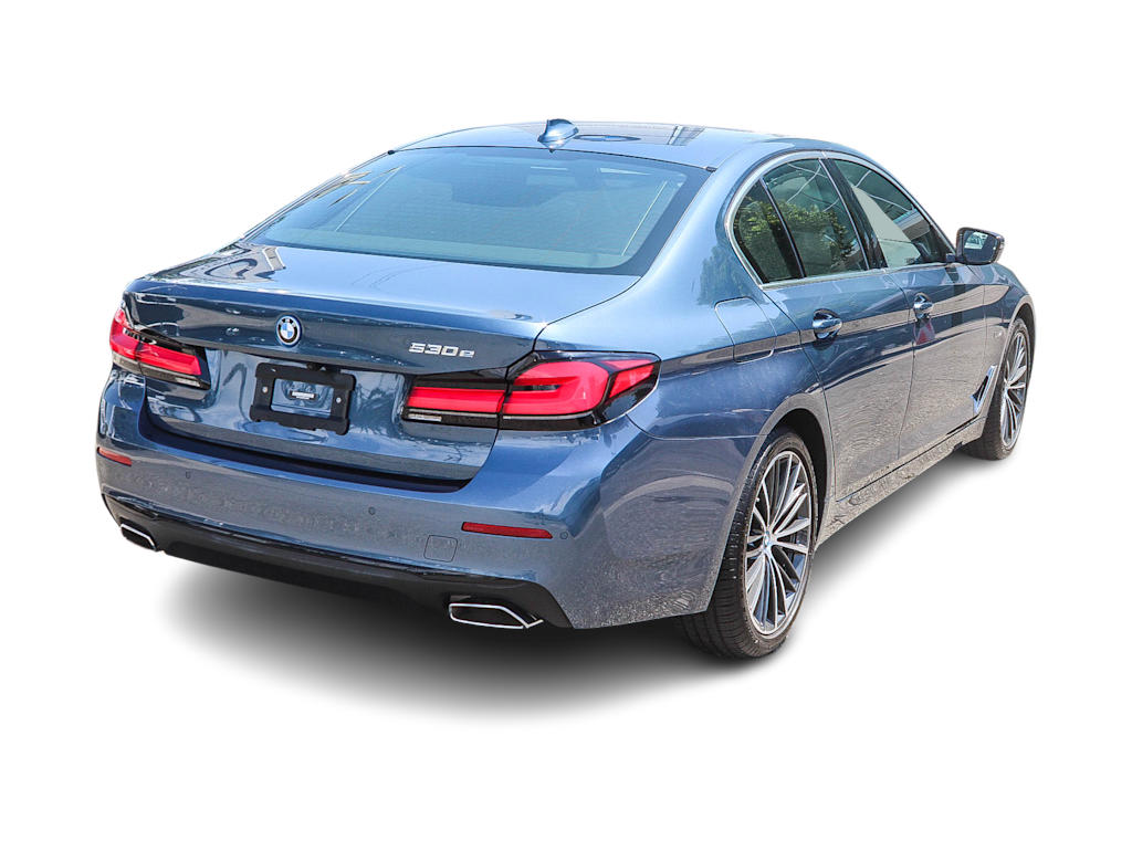 Thumbnail: 2023 BMW 5 Series - 18