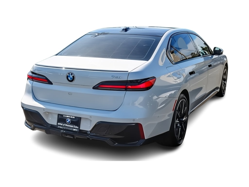 Thumbnail: 2023 BMW 7 Series - 21