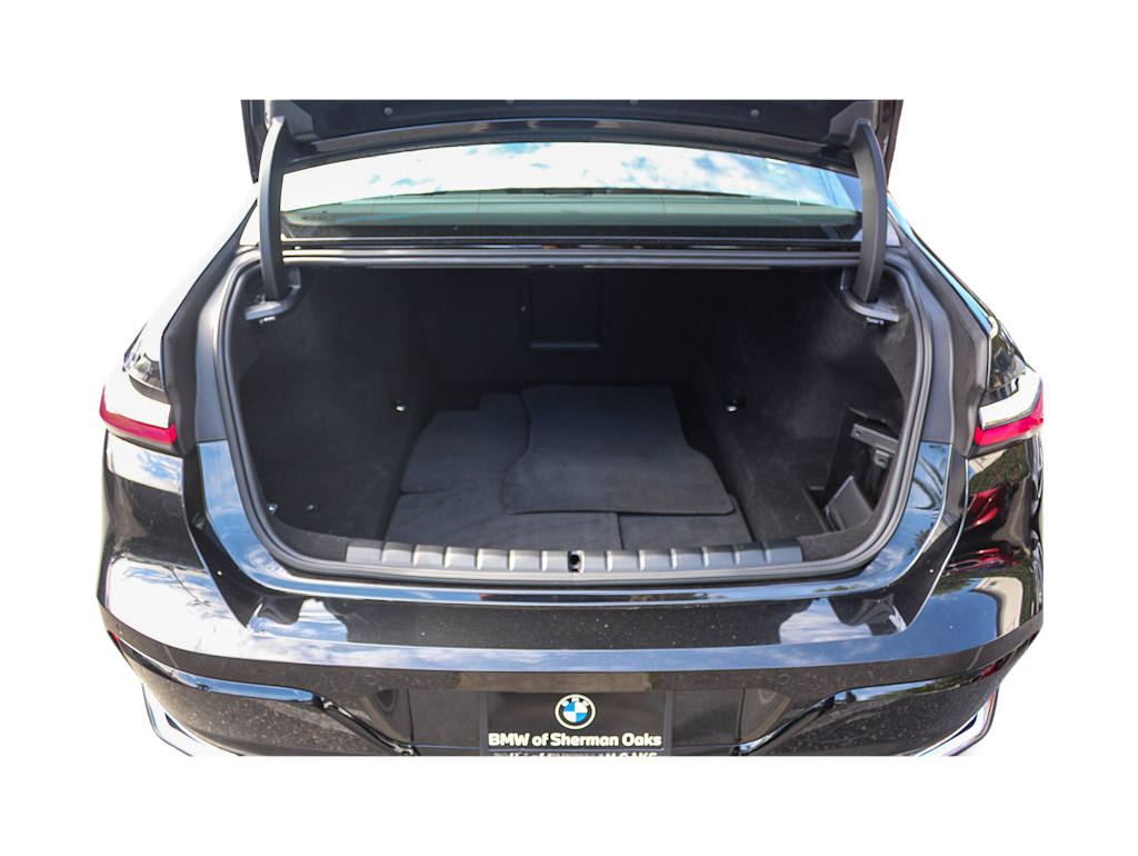 Thumbnail: 2026 BMW 7 Series - 17