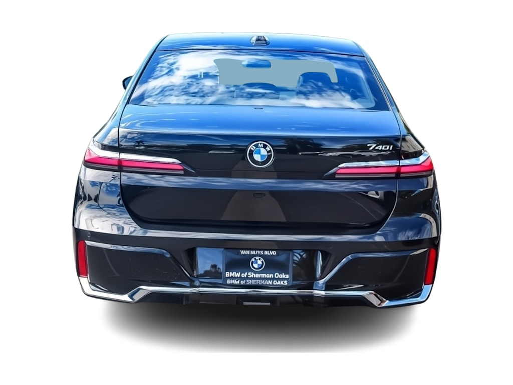 Thumbnail: 2026 BMW 7 Series - 4
