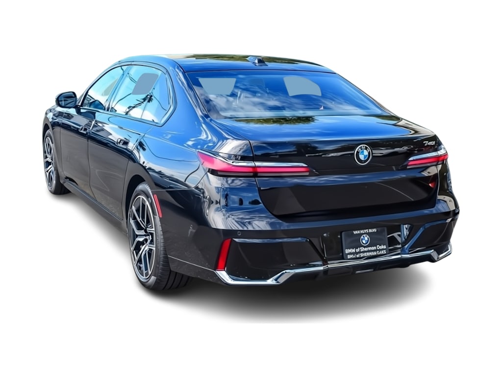 Thumbnail: 2026 BMW 7 Series - 3