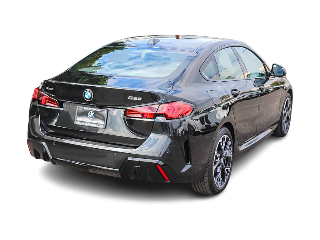 Thumbnail: 2025 BMW 2 Series - 18