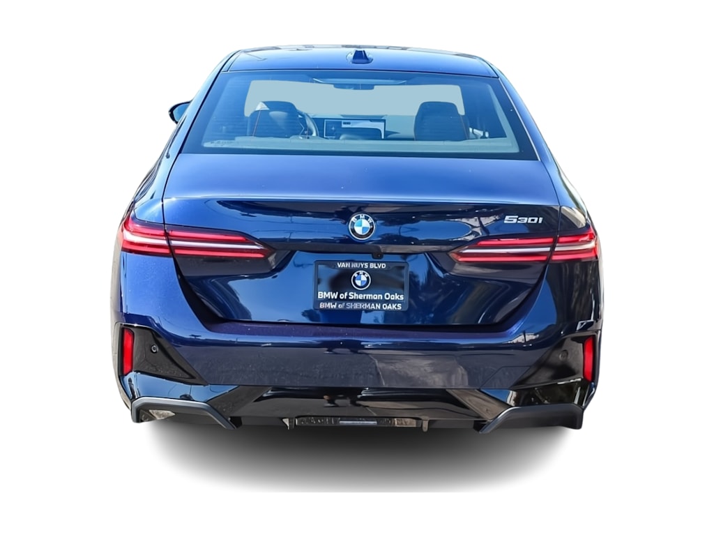Thumbnail: 2026 BMW 5 Series - 18