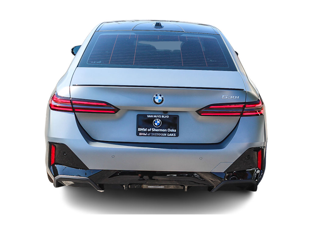 Thumbnail: 2026 BMW 5 Series - 4