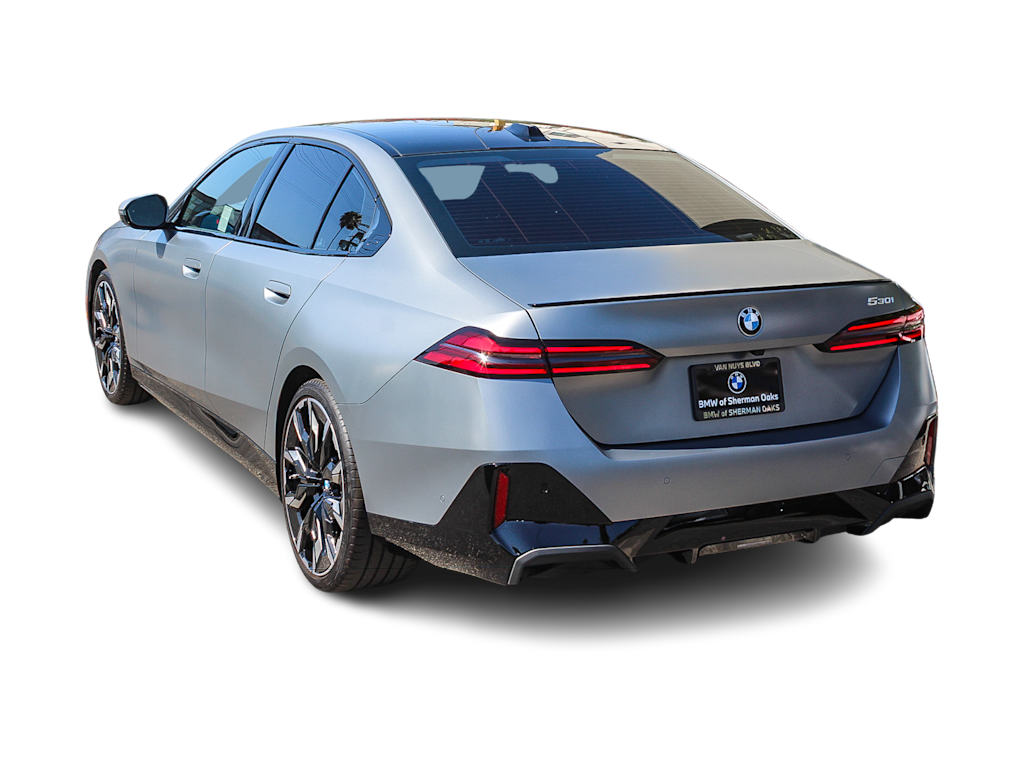 Thumbnail: 2026 BMW 5 Series - 3