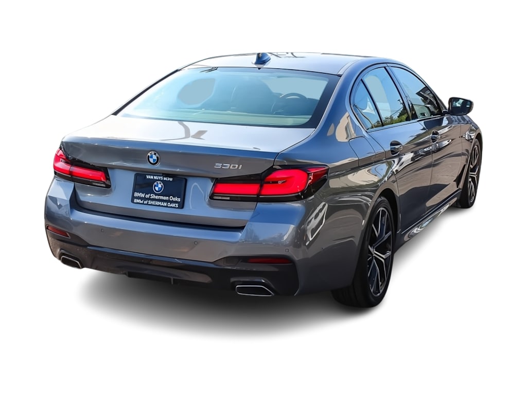 Thumbnail: 2023 BMW 5 Series - 18