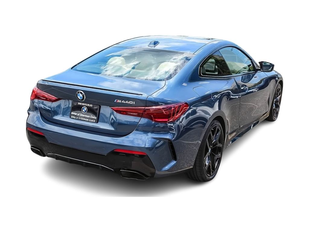 Thumbnail: 2026 BMW 4 Series - 17