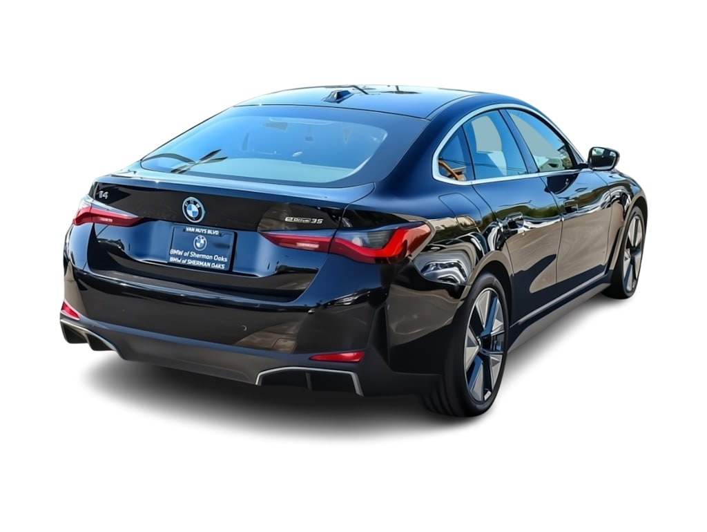 Thumbnail: 2023 BMW i4 - 17