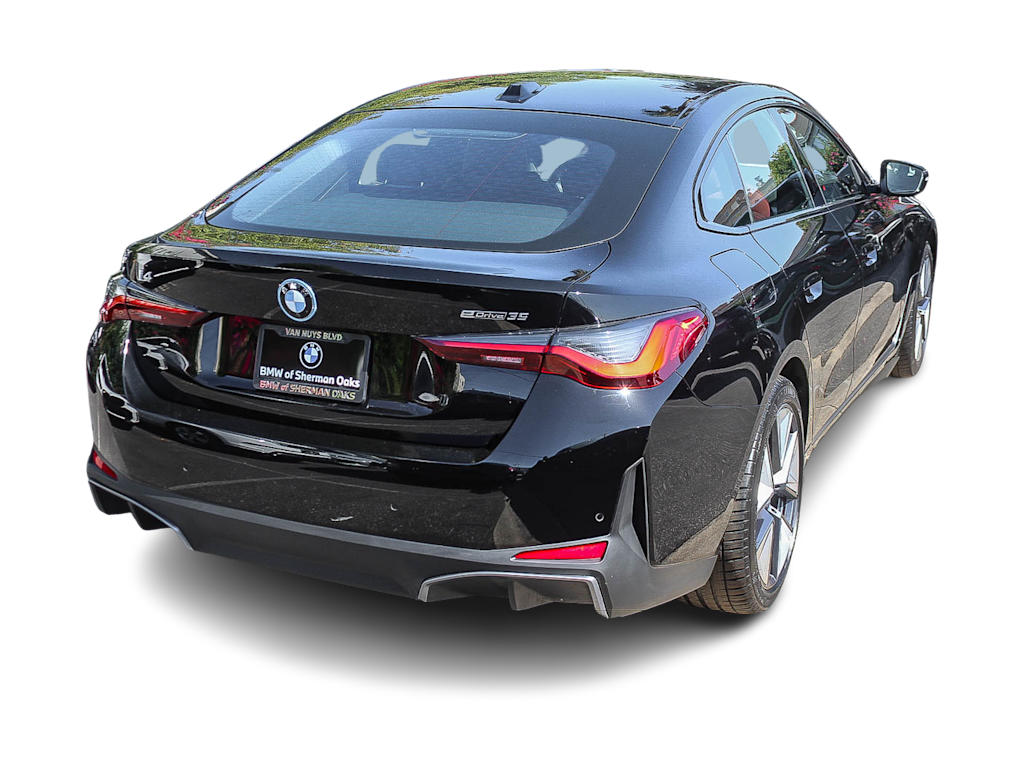 Thumbnail: 2023 BMW i4 - 20