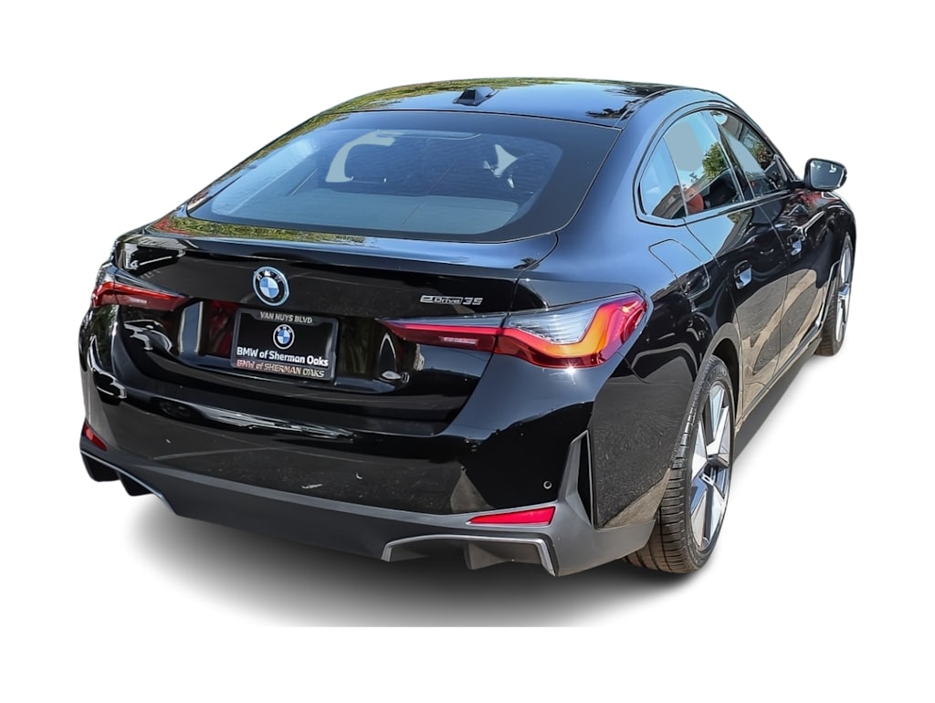 Thumbnail: 2023 BMW i4 - 18