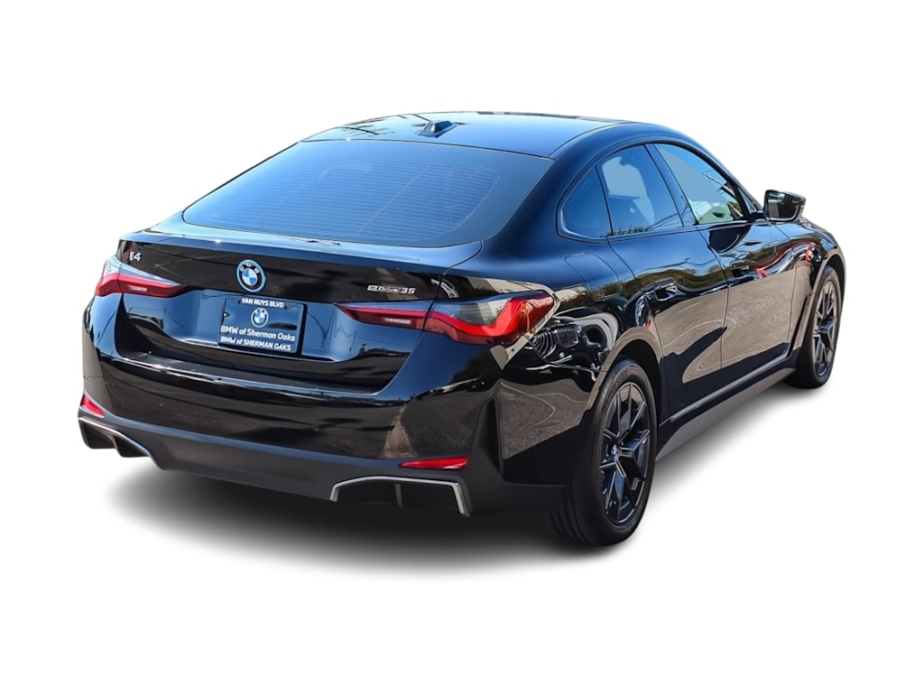 Thumbnail: 2023 BMW i4 - 18