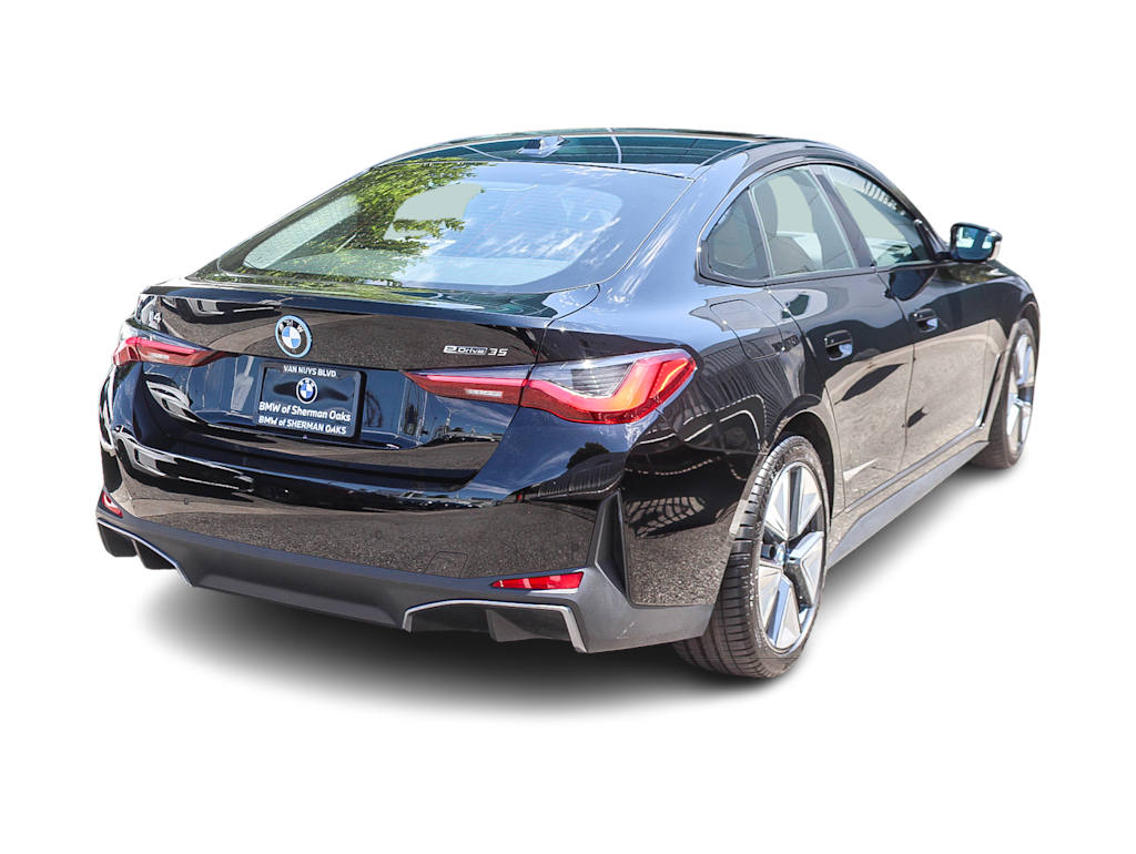 Thumbnail: 2023 BMW i4 - 17