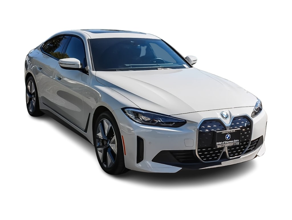 Thumbnail: 2023 BMW i4 - 18