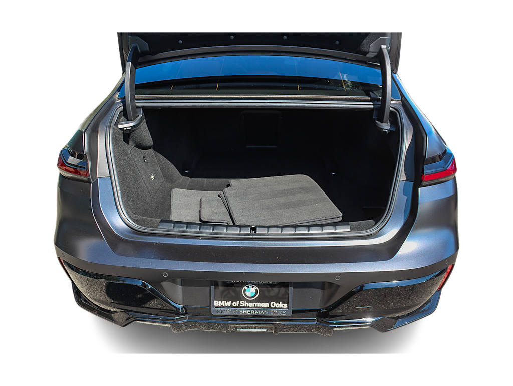 Thumbnail: 2023 BMW i7 - 17