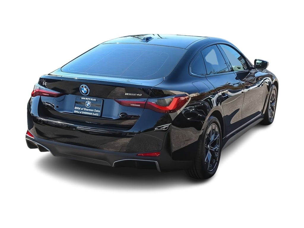 Thumbnail: 2023 BMW i4 - 17